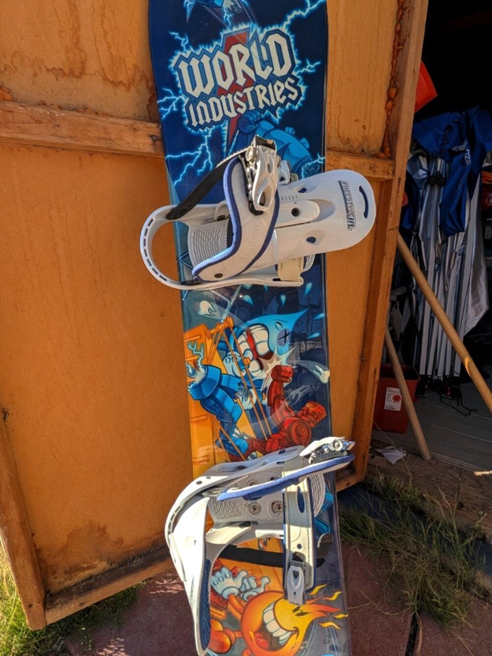 WORLD INDUSTRIES BOXING ROBOTS SNOWBOARD 135CM YOUTH